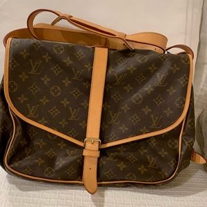 LV monogram Saumur 35 messenger with dust bag/box